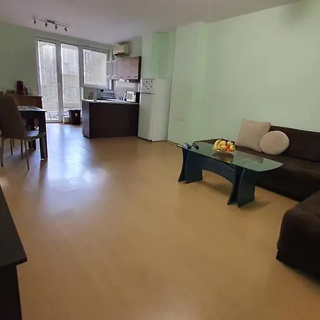 Minimalist 1Br Flat With Free 24-Hour Monitored Garage Apartman Várna