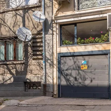 Minimalist 1Br Flat With Free 24-Hour Monitored Garage Várna