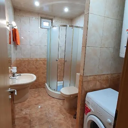 Apartman Minimalist 1Br Flat With Free 24-Hour Monitored Garage